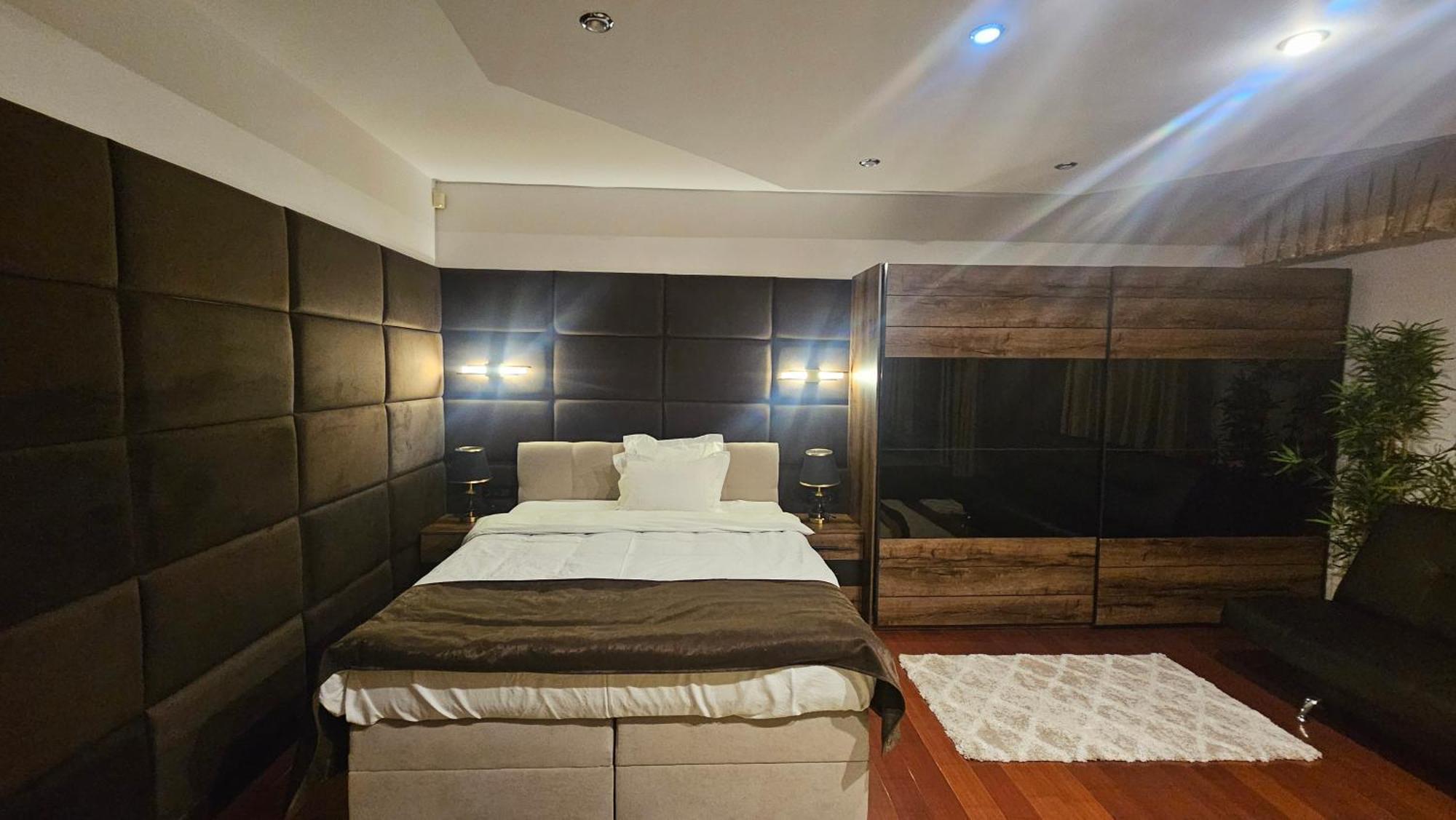 Simple Villa Rooms National Arena Self Check In Bukarest Exteriör bild